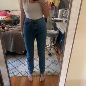 Girlfriend jeans